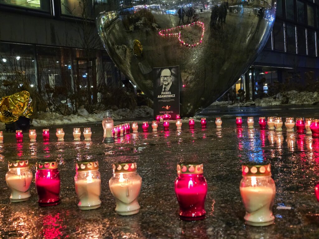 Serce świateł dla Pawła Adamowicza